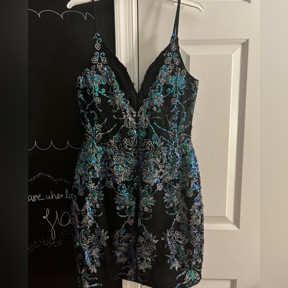 Black, Blue Sequins Homecoming dress! Jasz size 4! - Picture 3 of 5